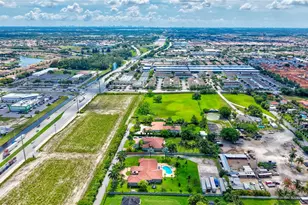 9810 NW 137th St, Hialeah Gardens, FL 33018 - Photo 99
