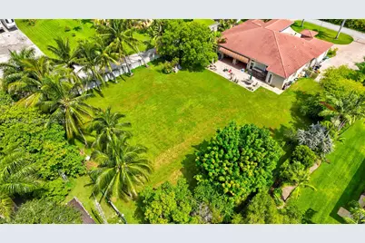 9810 NW 137th St, Hialeah Gardens, FL 33018 - Photo 115