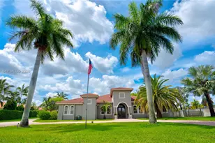 9810 NW 137th St, Hialeah Gardens, FL 33018 - Photo 5