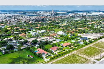 9810 NW 137th St, Hialeah Gardens, FL 33018 - Photo 91