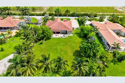 9810 NW 137th St, Hialeah Gardens, FL 33018 - Photo 117