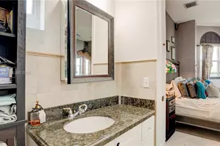 9810 NW 137th St, Hialeah Gardens, FL 33018 - Photo 61