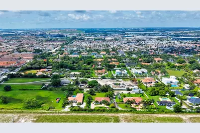 9810 NW 137th St, Hialeah Gardens, FL 33018 - Photo 87