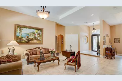 9810 NW 137th St, Hialeah Gardens, FL 33018 - Photo 49