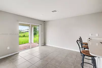 9045 Maywood Cir, Labelle, FL 33935 - Photo 9