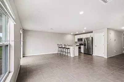 9045 Maywood Cir, Labelle, FL 33935 - Photo 7