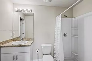 9045 Maywood Cir, Labelle, FL 33935 - Photo 11