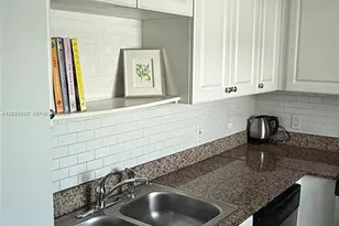 7800 Collins Ave, Miami Beach, FL 33141 - Photo 11