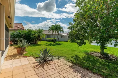 2675 Clipper Cir, West Palm Beach, FL 33411 - Photo 27