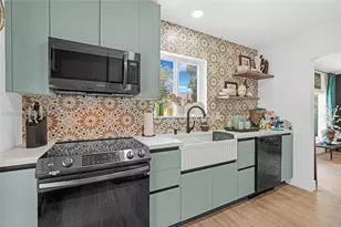 240 Nahkoda Dr, Miami Springs, FL 33166 - Photo 33