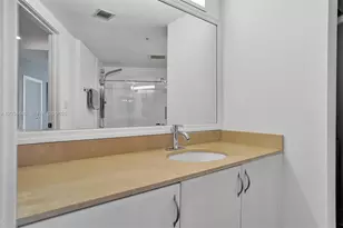 1750 N Bayshore Dr, Miami, FL 33132 - Photo 23