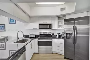 1750 N Bayshore Dr, Miami, FL 33132 - Photo 5