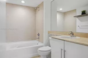 325 S Biscayne Blvd, Miami, FL 33131 - Photo 25