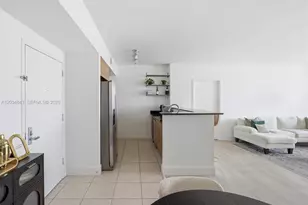 325 S Biscayne Blvd, Miami, FL 33131 - Photo 11
