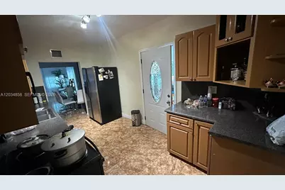 2343 NW 102nd St, Miami, FL 33147 - Photo 11