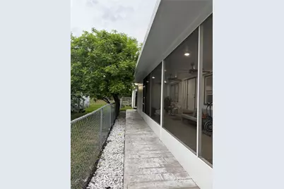 19800 SW 180th Ave, Miami, FL 33187 - Photo 13
