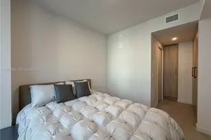 121 NE 5th St, Miami, FL 33132 - Photo 13