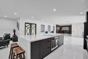 14021 Cypress Ct, Miami Lakes, FL 33014 - Photo 7