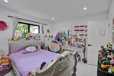 14021 Cypress Ct, Miami Lakes, FL 33014 - Photo 31