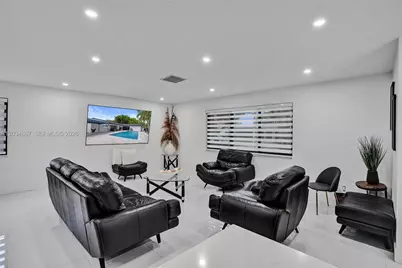 14021 Cypress Ct, Miami Lakes, FL 33014 - Photo 11