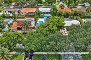 14021 Cypress Ct, Miami Lakes, FL 33014 - Photo 49