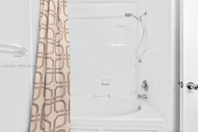 1125 SW 44th Ave, Deerfield Beach, FL 33442 - Photo 25