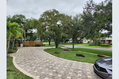 5860 SW 8th St, Plantation, FL 33317 - Photo 3