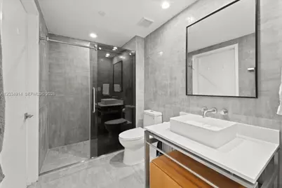 6000 Collins Ave #517, Miami Beach, FL 33140 - Photo 13
