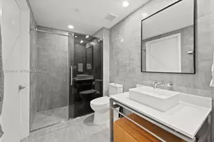 6000 Collins Ave, Miami Beach, FL 33140 - Photo 13