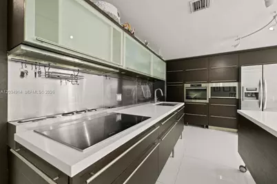 6000 Collins Ave #517, Miami Beach, FL 33140 - Photo 11