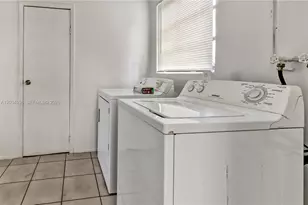 6211 NW 19th St, Sunrise, FL 33313 - Photo 9