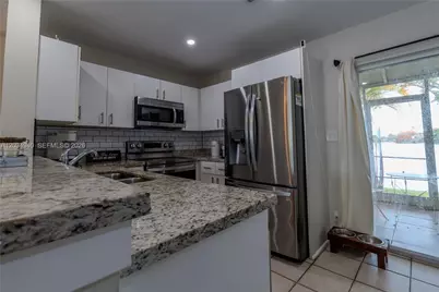 2836 S Edgehill Ln, Cooper City, FL 33026 - Photo 7