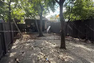 1143 NW 27th St, Miami, FL 33127 - Photo 7