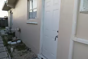8571 NW 11th St, Pembroke Pines, FL 33024 - Photo 3