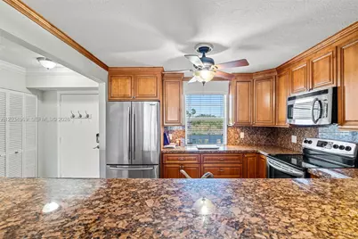 325 SE 11th Ter #308, Dania Beach, FL 33004 - Photo 11
