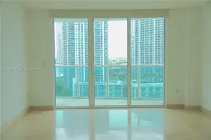 31 SE 5th St, Miami, FL 33131 - Photo 9