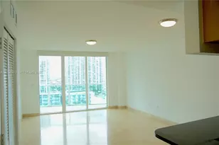 31 SE 5th St, Miami, FL 33131 - Photo 13