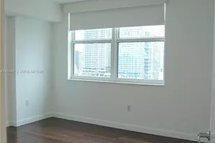 31 SE 5th St, Miami, FL 33131 - Photo 15