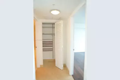 31 SE 5th St #2205, Miami, FL 33131 - Photo 19
