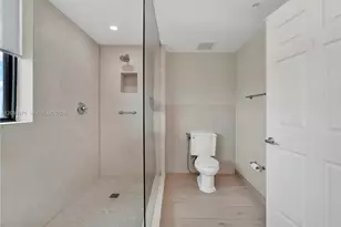 1300 Ponce De Leon Blvd, Coral Gables, FL 33134 - Photo 29