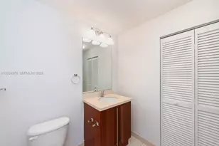 79 SW 12th St, Miami, FL 33130 - Photo 11