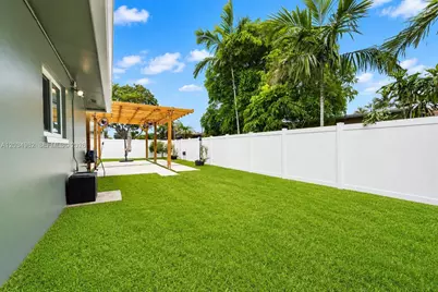8951 NW 21st St, Pembroke Pines, FL 33024 - Photo 43