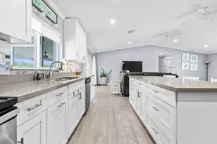 20572 SW 317th St, Homestead, FL 33030 - Photo 3