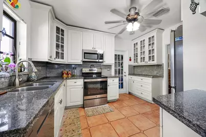 740 Jeronimo Dr, Coral Gables, FL 33146 - Photo 11