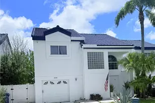 21251 NE 3rd Ct, Miami, FL 33179 - Photo 3