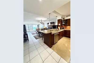 5700 Collins Ave #14M, Miami Beach, FL 33140 - Photo 25