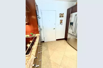 5700 Collins Ave #14M, Miami Beach, FL 33140 - Photo 17