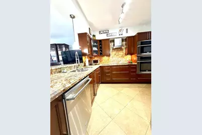5700 Collins Ave #14M, Miami Beach, FL 33140 - Photo 19