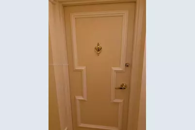 5700 Collins Ave #14M, Miami Beach, FL 33140 - Photo 11