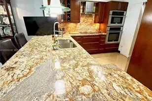 5700 Collins Ave, Miami Beach, FL 33140 - Photo 13